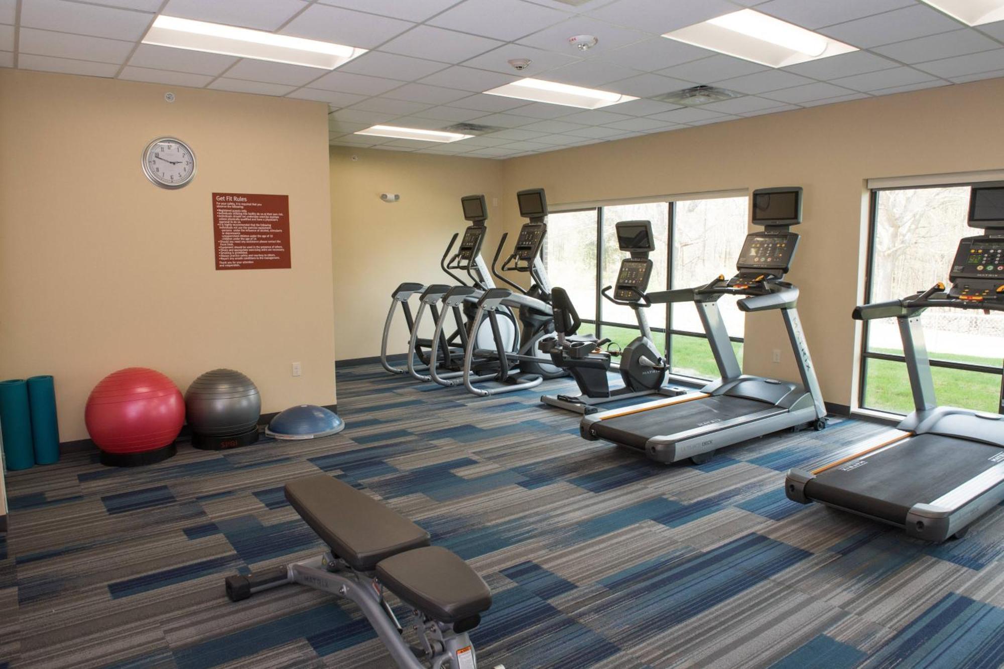 Towneplace Suites By Marriott Battle Creek Bagian luar foto