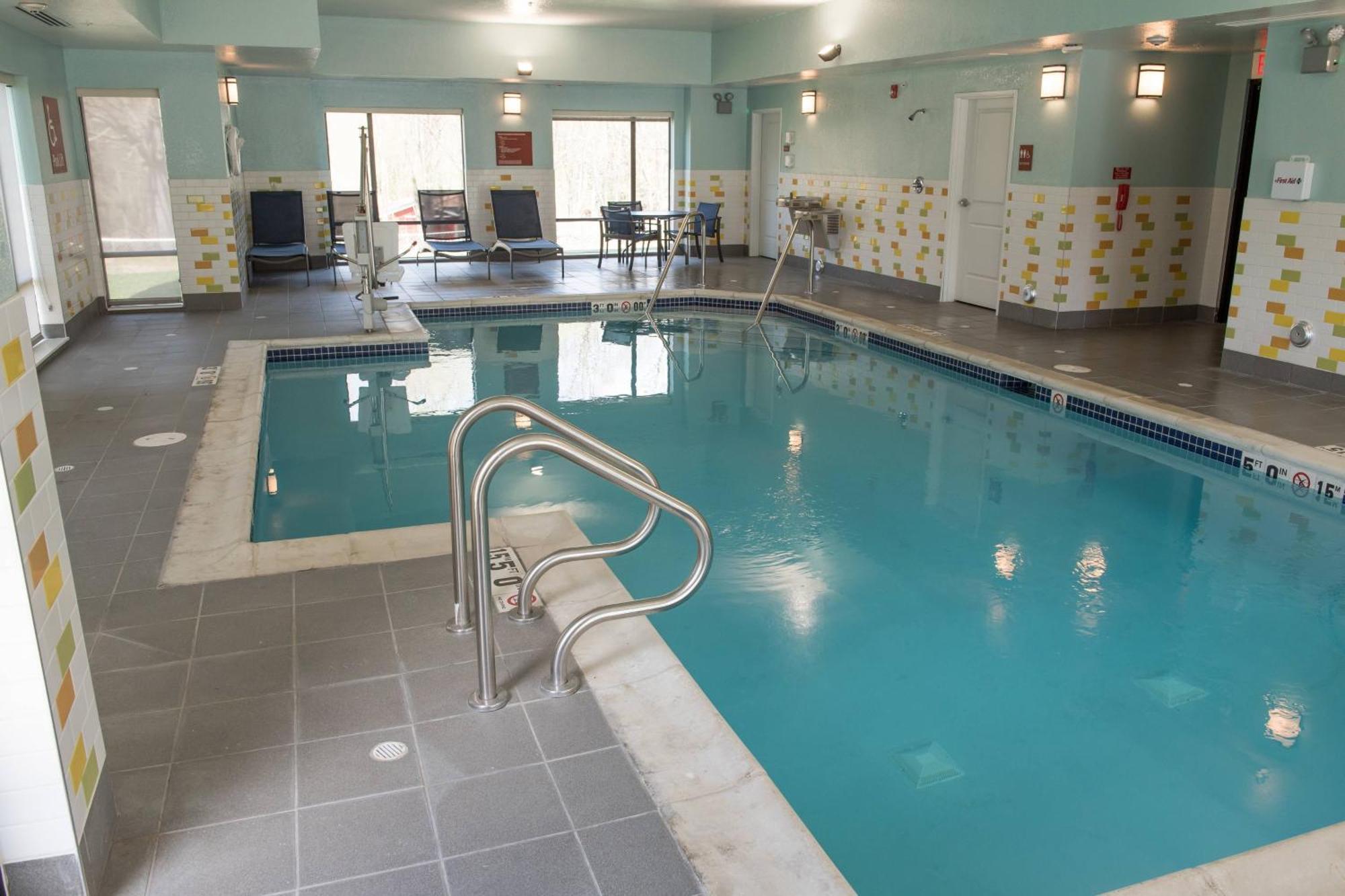 Towneplace Suites By Marriott Battle Creek Bagian luar foto
