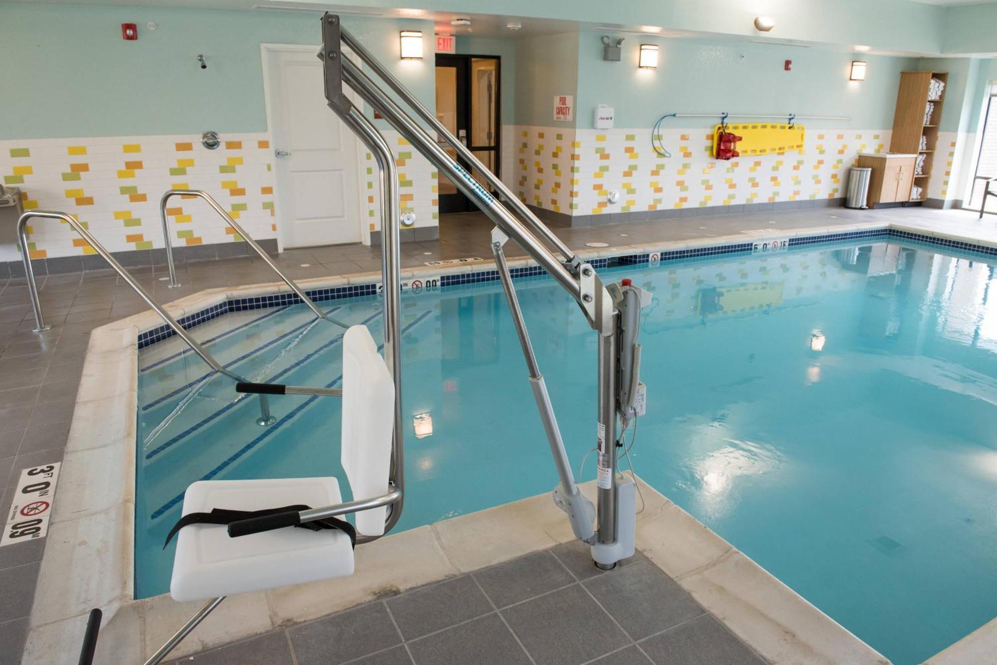 Towneplace Suites By Marriott Battle Creek Bagian luar foto