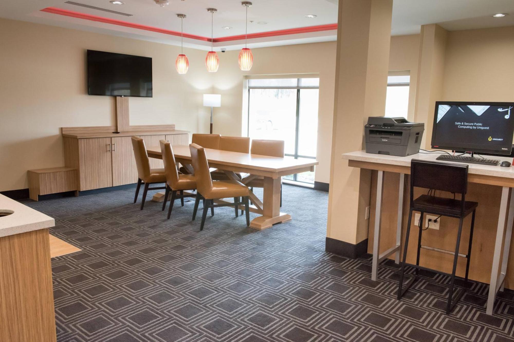 Towneplace Suites By Marriott Battle Creek Bagian luar foto