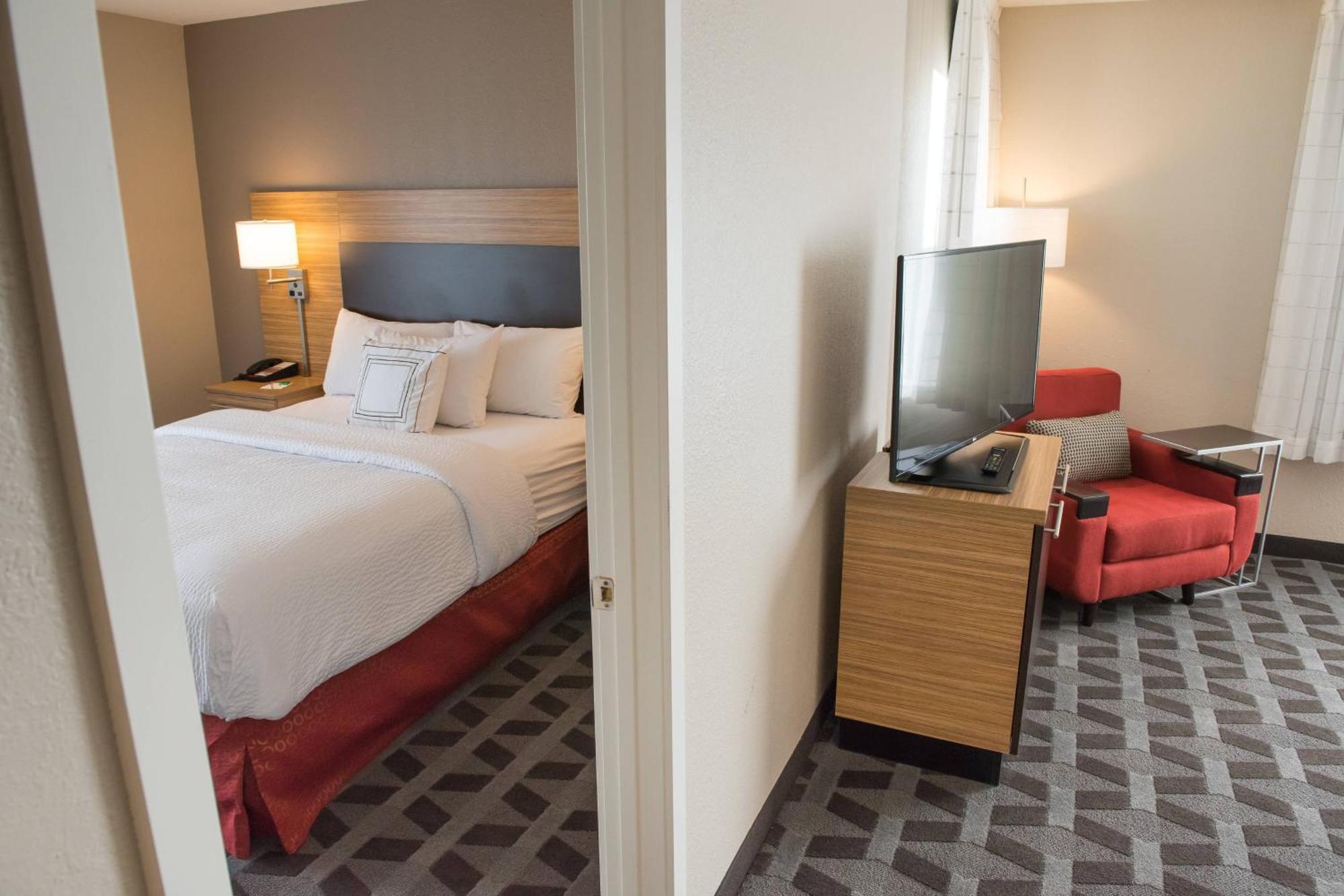 Towneplace Suites By Marriott Battle Creek Bagian luar foto