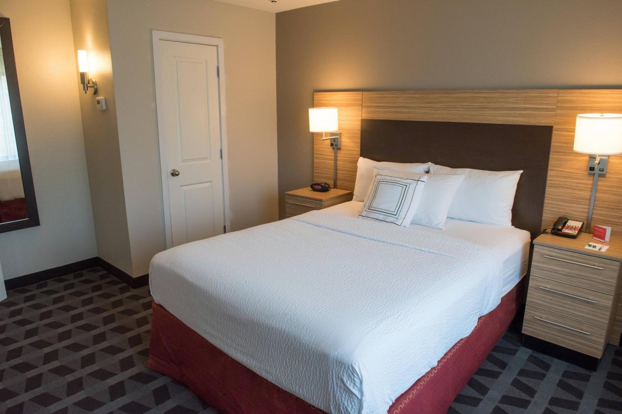 Towneplace Suites By Marriott Battle Creek Bagian luar foto