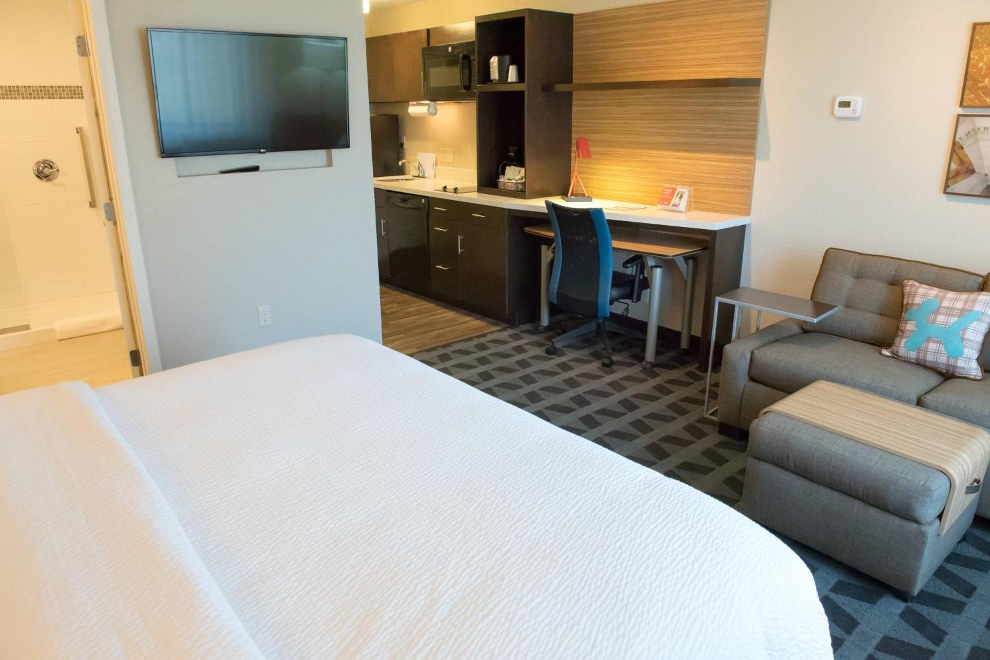 Towneplace Suites By Marriott Battle Creek Bagian luar foto