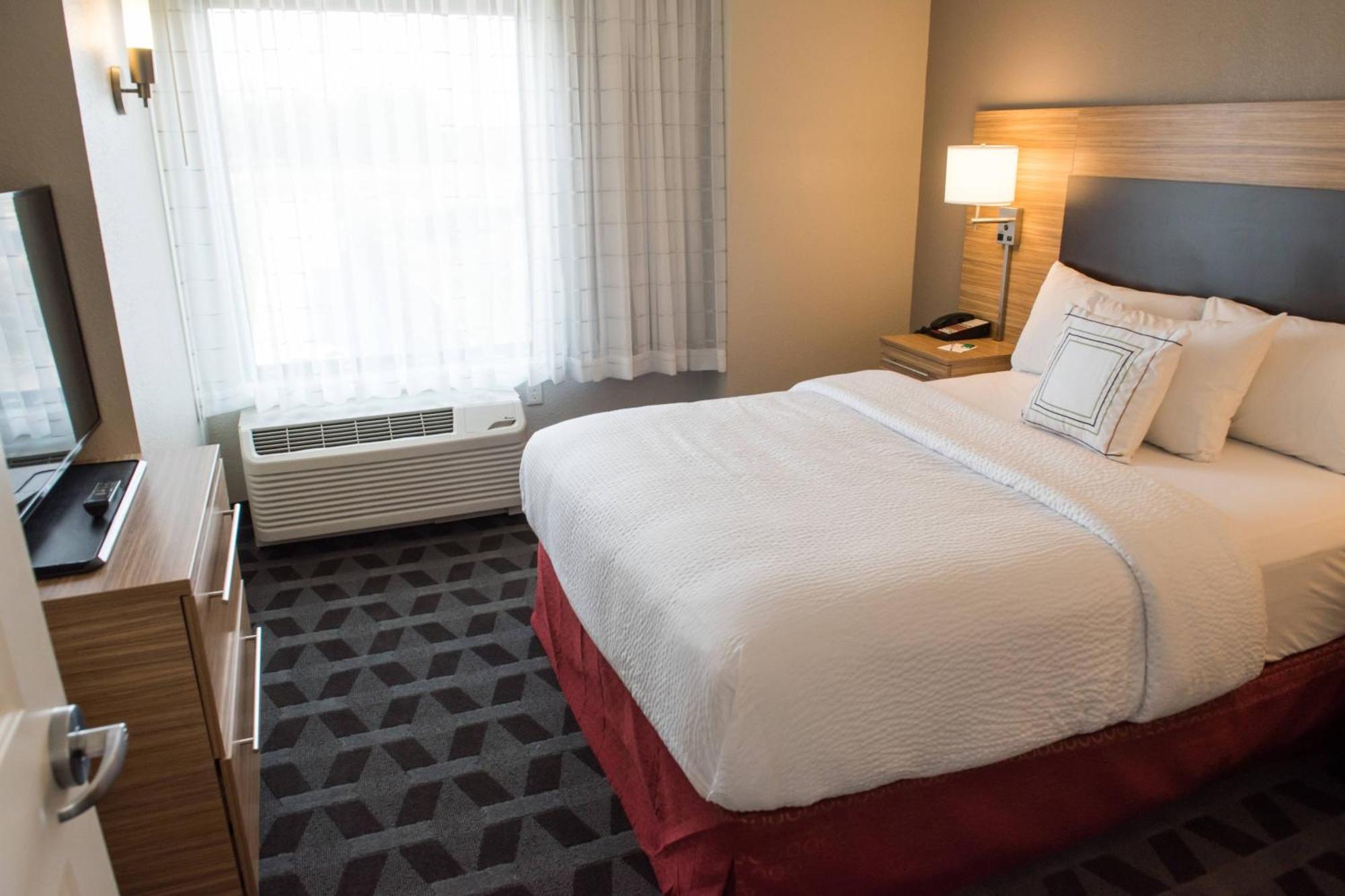 Towneplace Suites By Marriott Battle Creek Bagian luar foto