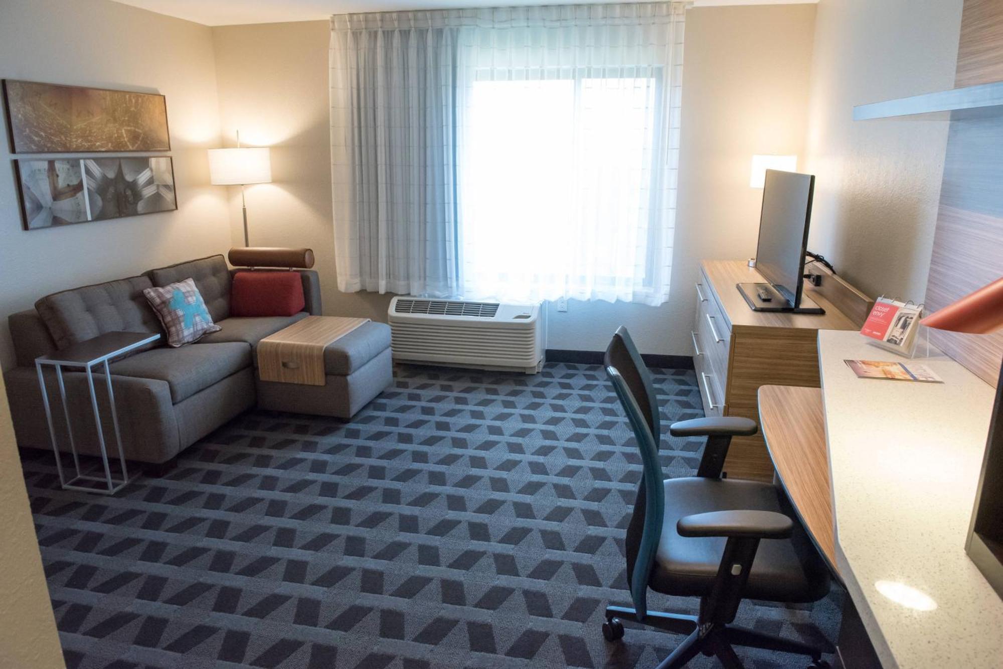 Towneplace Suites By Marriott Battle Creek Bagian luar foto