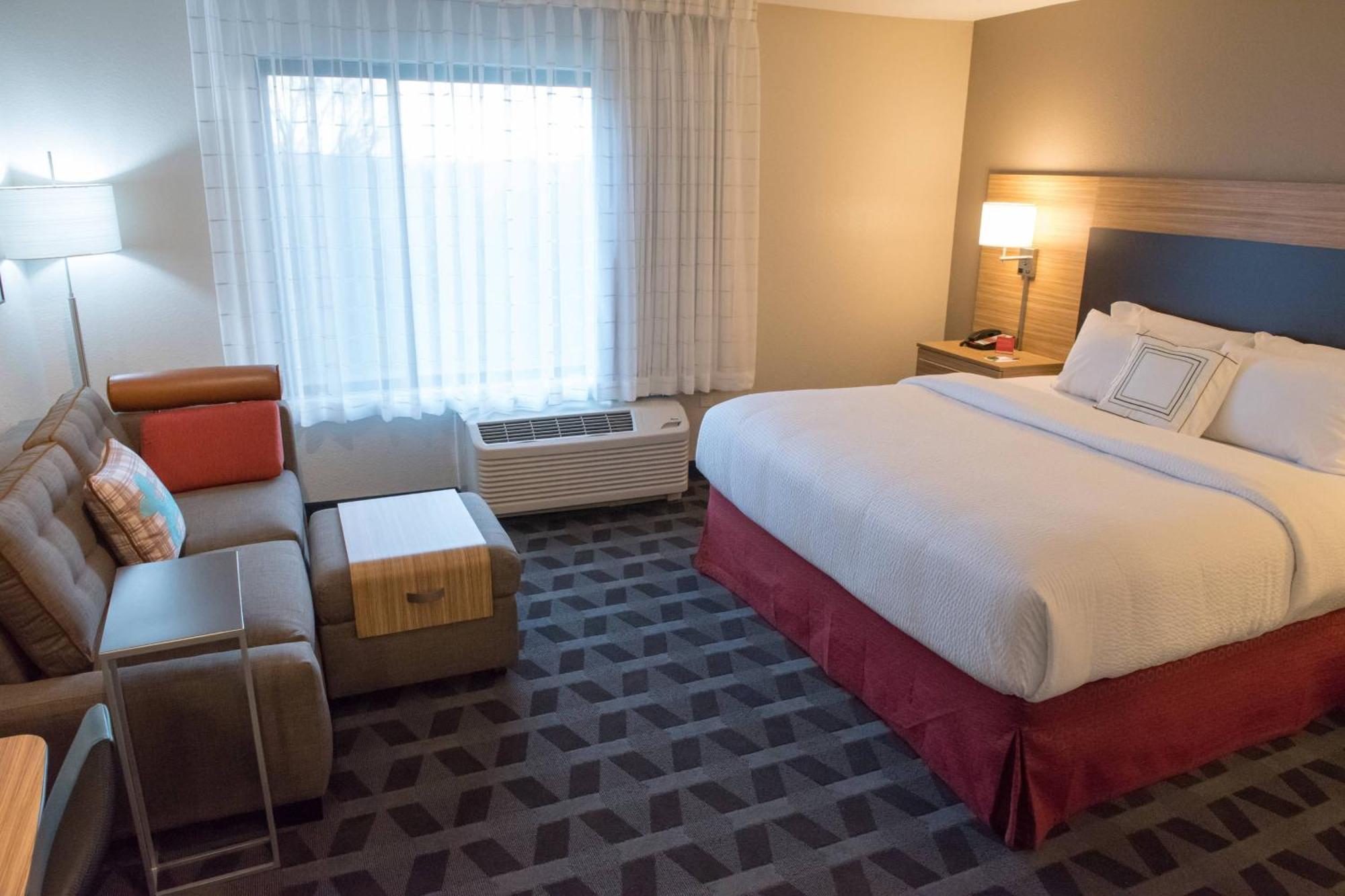 Towneplace Suites By Marriott Battle Creek Bagian luar foto