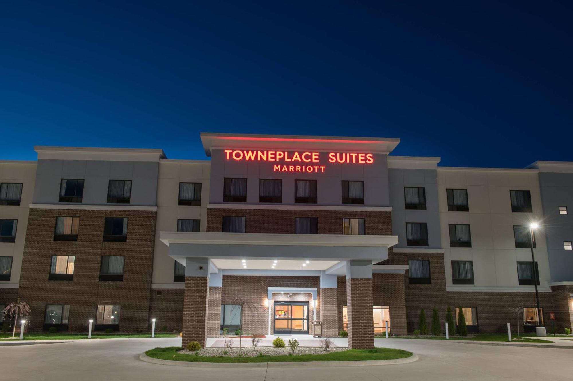 Towneplace Suites By Marriott Battle Creek Bagian luar foto