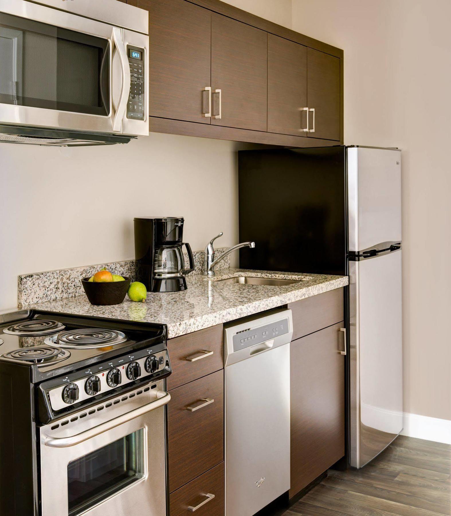 Towneplace Suites By Marriott Battle Creek Bagian luar foto